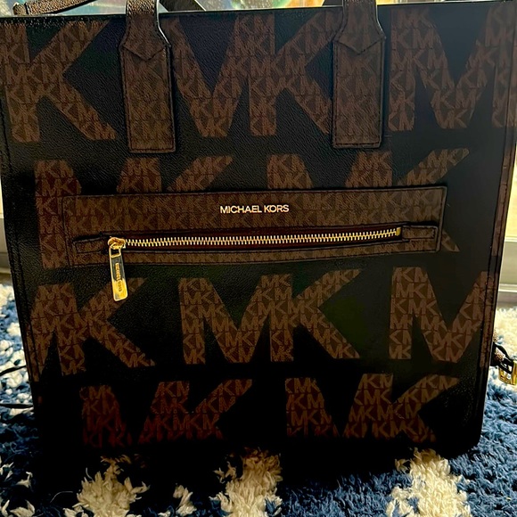 MICHAEL Michael Kors Handbags - Large Michael Kors MK tote with strap.